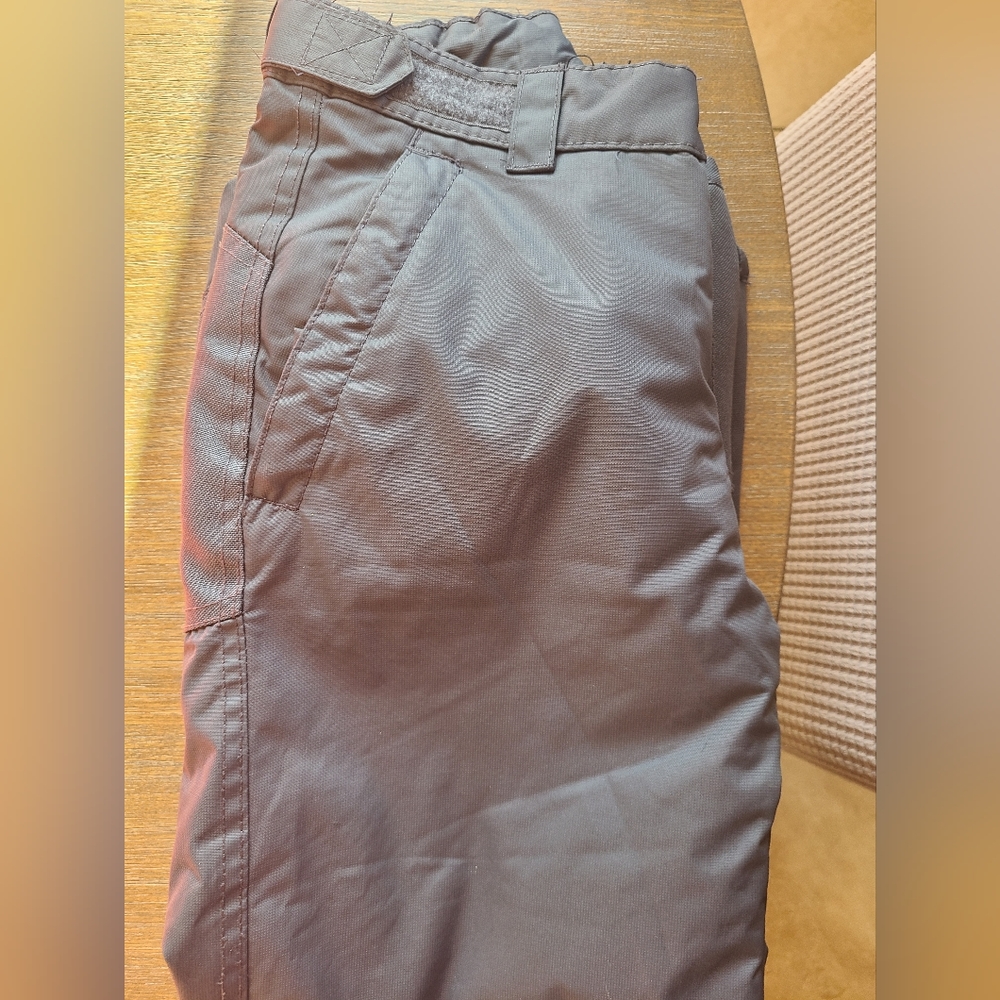 Youth snow pants size large, grey